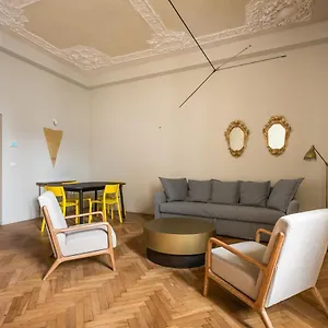 https://appartamento-dazeglio-nel-salotto-di-bologna.emilia-romagnahotels.net