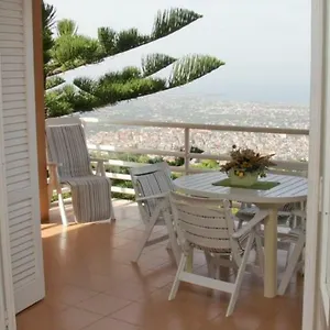  Hébergement de vacances Lomarchi Holiday